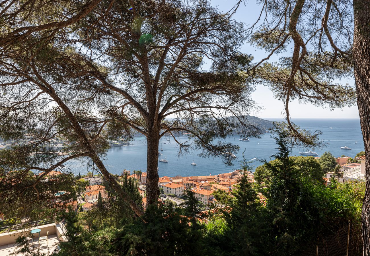 Appartement à Villefranche-sur-Mer - Vue Mer extraordinaire - 2 Pièces avec Parking