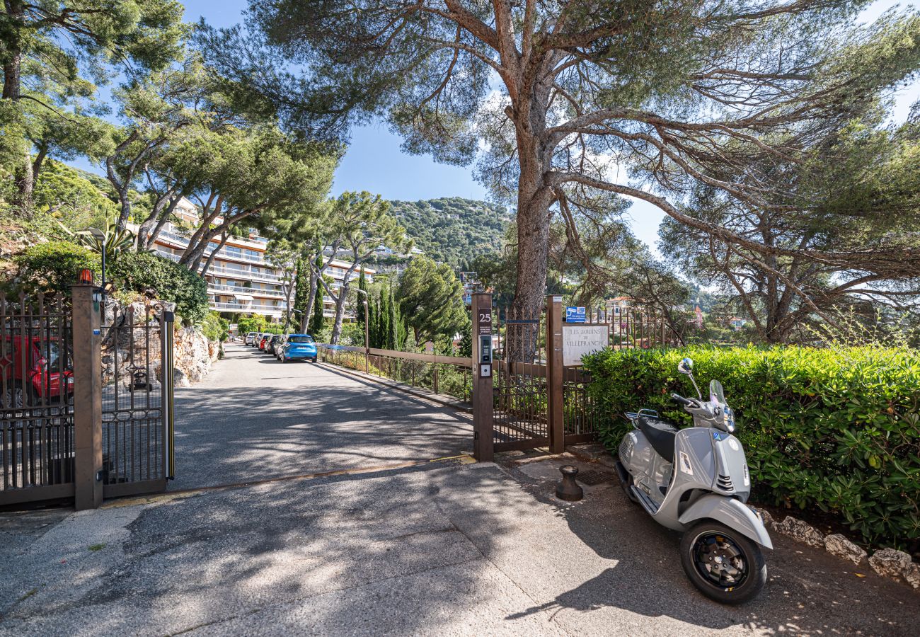 Appartement à Villefranche-sur-Mer - Vue Mer extraordinaire - 2 Pièces avec Parking