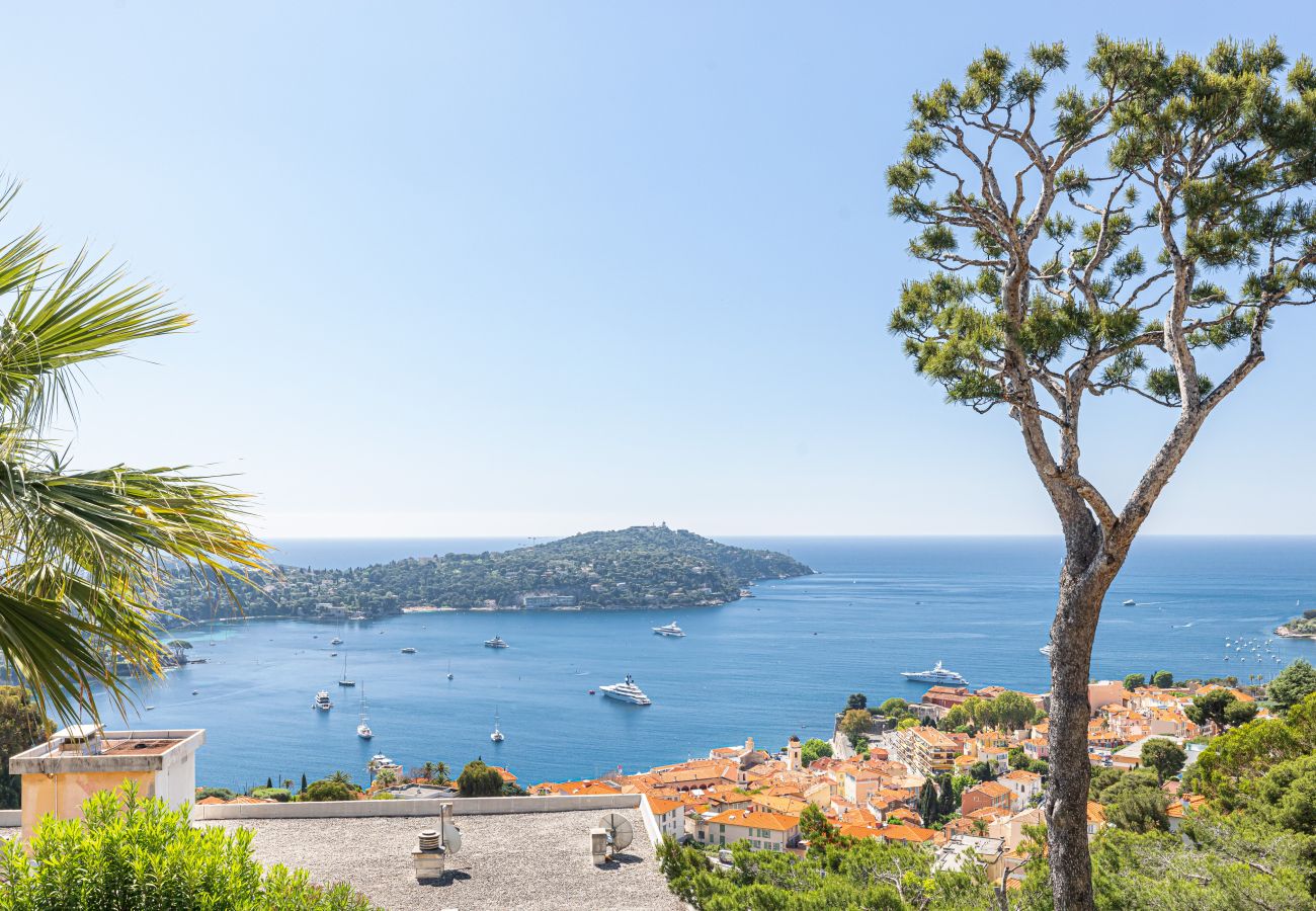 Appartement à Villefranche-sur-Mer - Vue Mer extraordinaire - 2 Pièces avec Parking