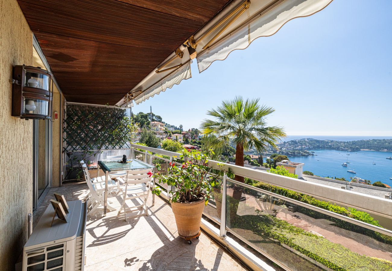 Appartement à Villefranche-sur-Mer - Vue Mer extraordinaire - 2 Pièces avec Parking