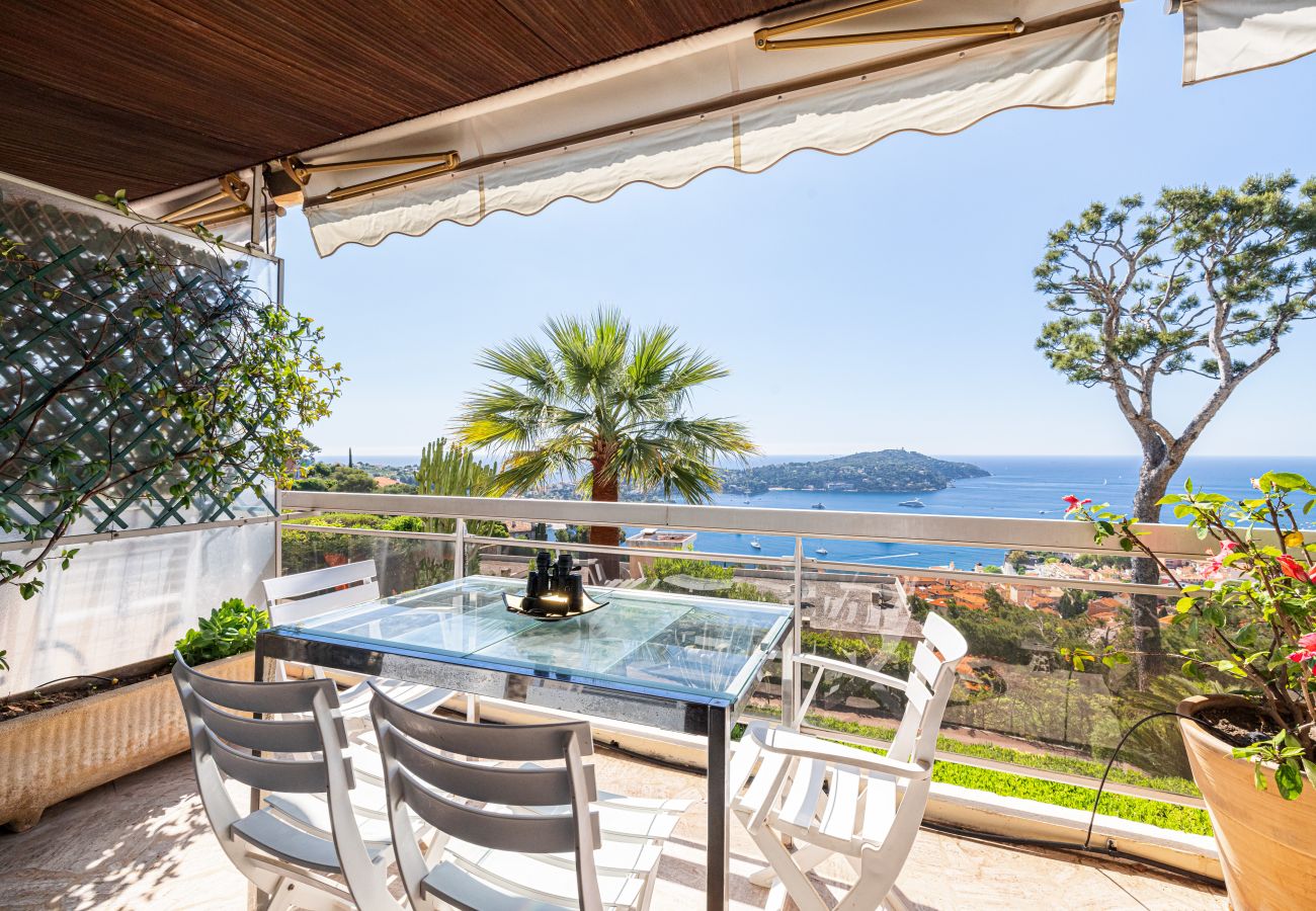 Appartement à Villefranche-sur-Mer - Vue Mer extraordinaire - 2 Pièces avec Parking