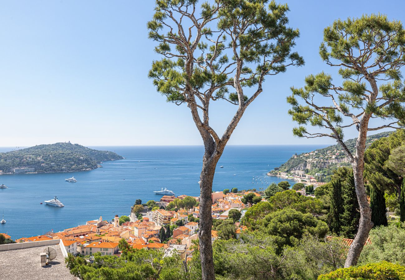 Appartement à Villefranche-sur-Mer - Vue Mer extraordinaire - 2 Pièces avec Parking