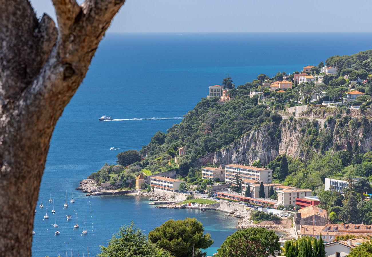 Appartement à Villefranche-sur-Mer - Vue Mer extraordinaire - 2 Pièces avec Parking