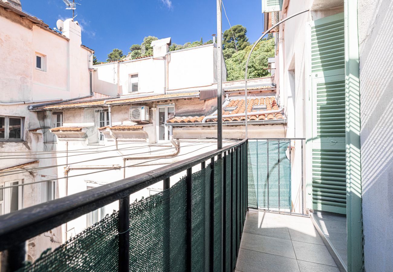 Appartement à Nice - Grand 2 Pièces au Calme au Port