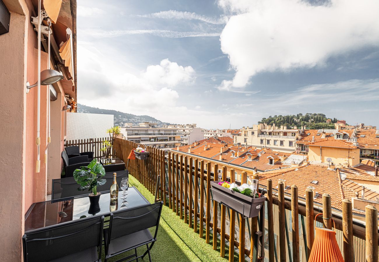 Appartement à Nice - 2 pièces Central Grande Terrasse & Parking