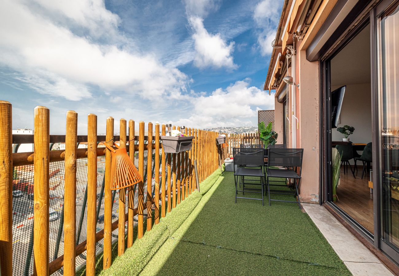 Appartement à Nice - 2 pièces Central Grande Terrasse & Parking