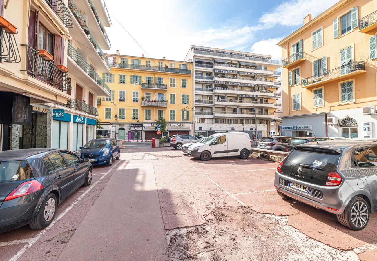 Appartement à Nice - 2 pièces Central Grande Terrasse & Parking