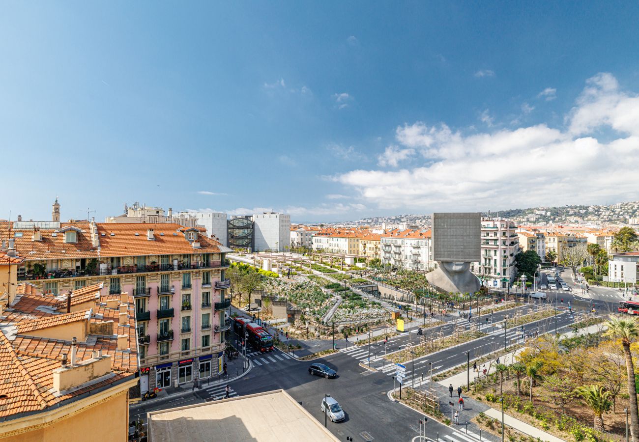 Appartement à Nice - 2 pièces Central Grande Terrasse & Parking