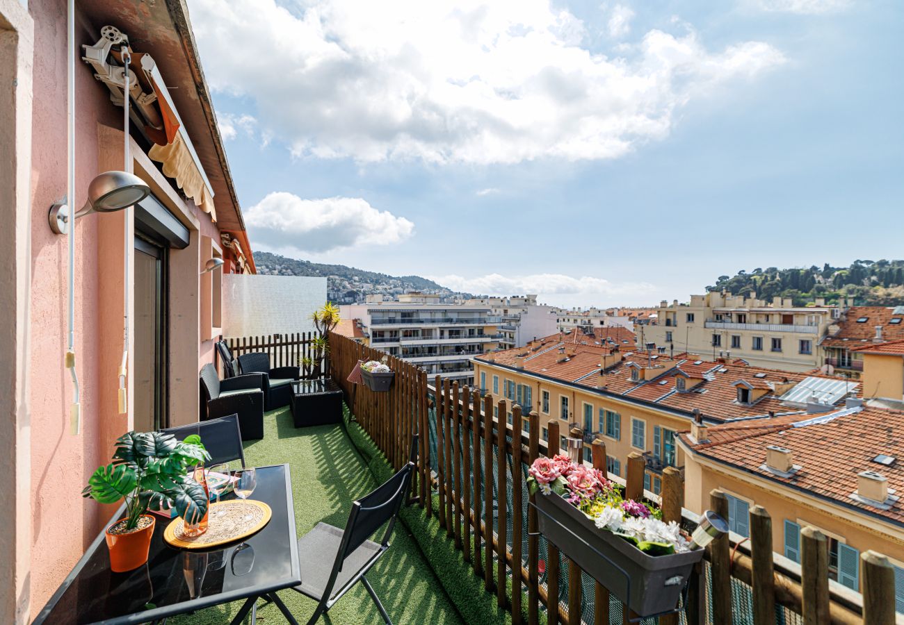 Appartement à Nice - 2 pièces Central Grande Terrasse & Parking