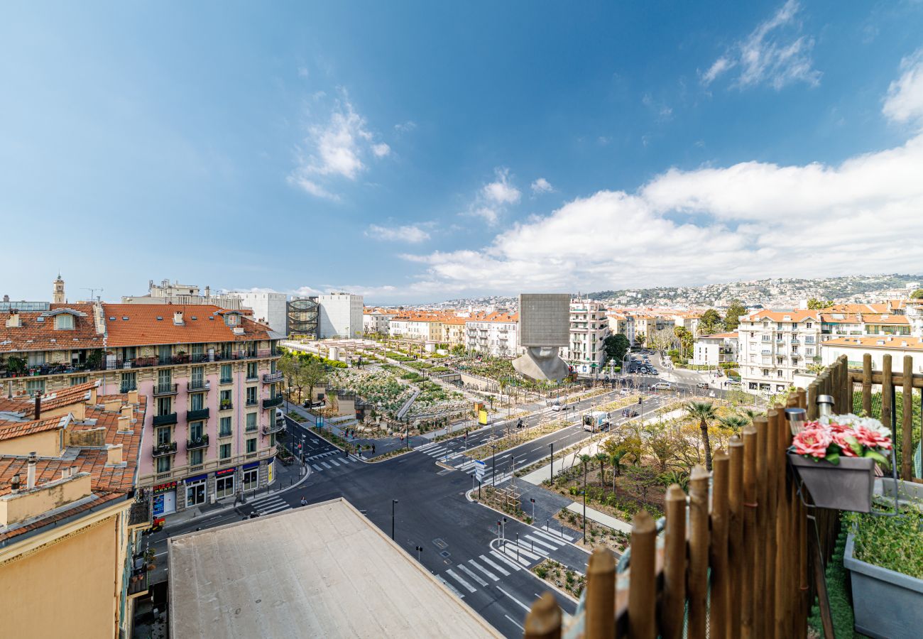 Appartement à Nice - 2 pièces Central Grande Terrasse & Parking