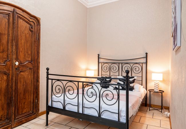 Appartement à Nice - 3 Pièces au Coeur du Vieux Nice Appartement à Nice - 3 Pièces au Coeur du Vieux Nice