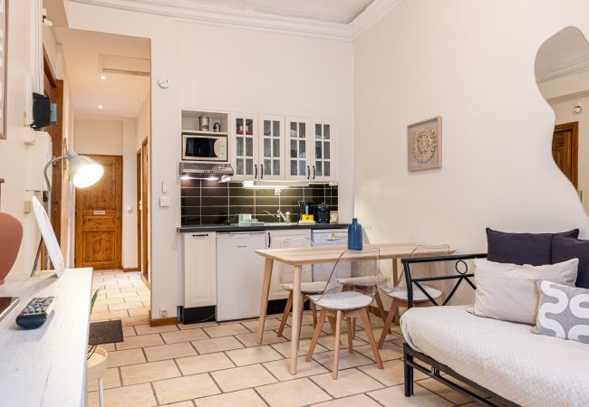Appartement à Nice - 3 Pièces au Coeur du Vieux Nice Appartement à Nice - 3 Pièces au Coeur du Vieux Nice