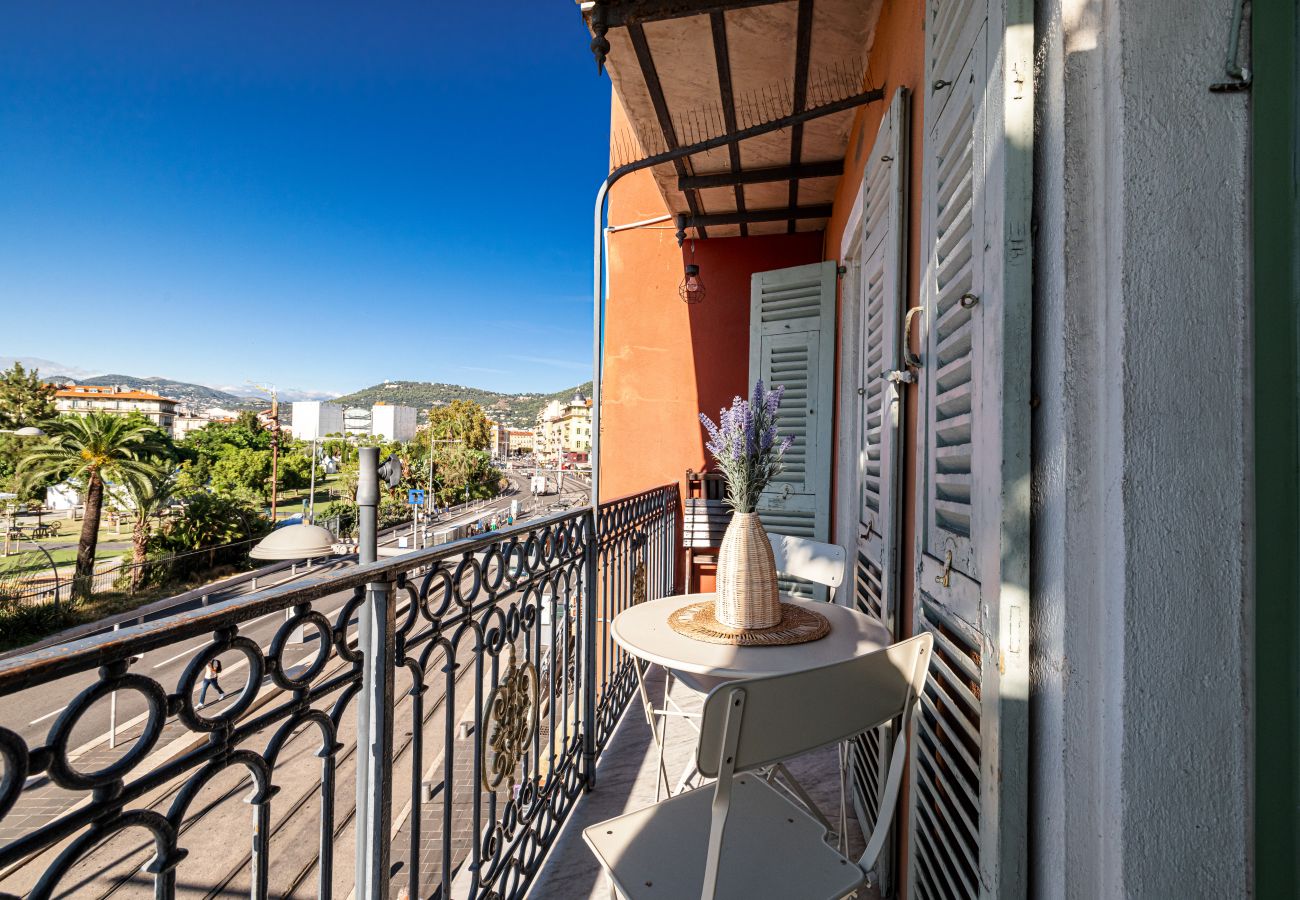 Appartement à Nice - 3 Pièces Vue Panoramique sur les Jardins