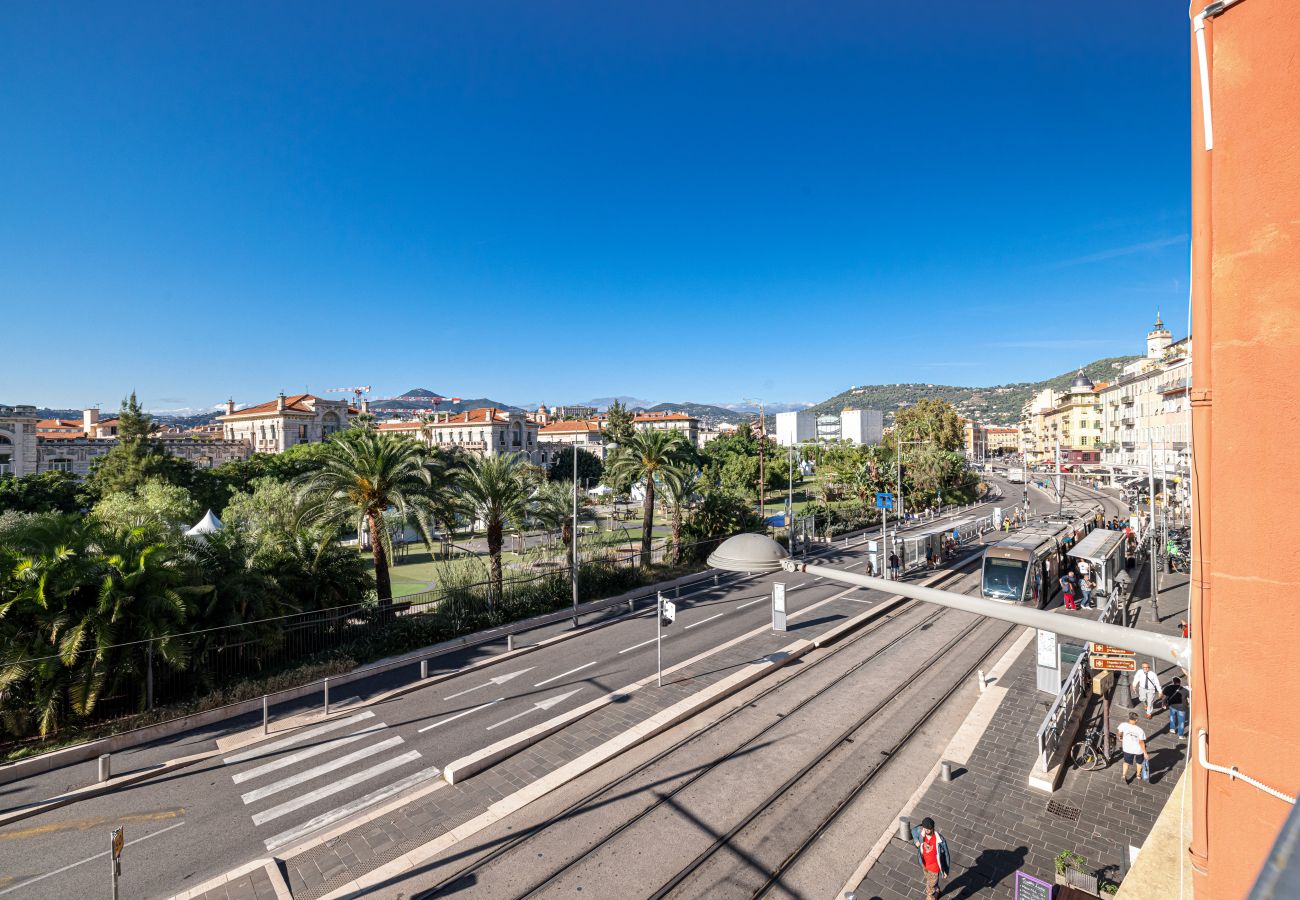 Appartement à Nice - 3 Pièces Vue Panoramique sur les Jardins