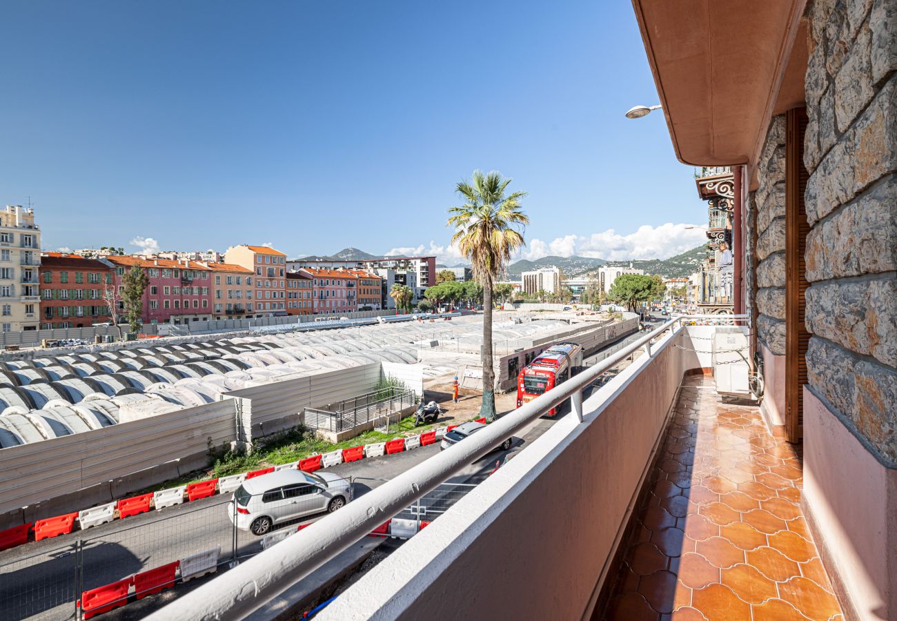 Appartement à Nice - Grand 3 pièces Central & Garage