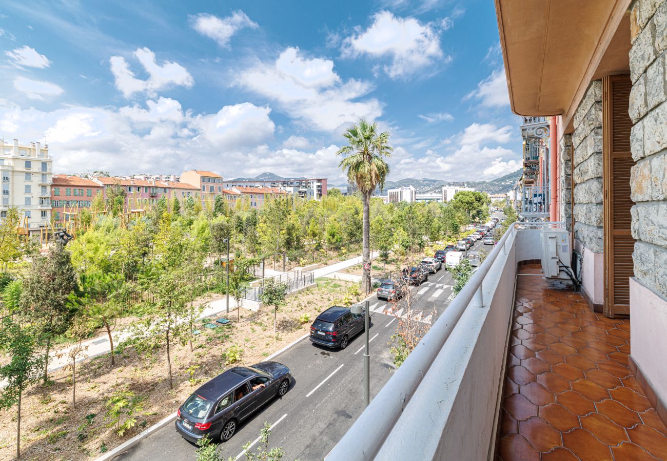 Appartement à Nice - Grand 3 pièces Central & Garage