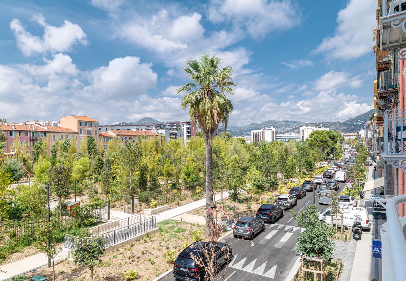 Appartement à Nice - Grand 3 pièces Central & Garage