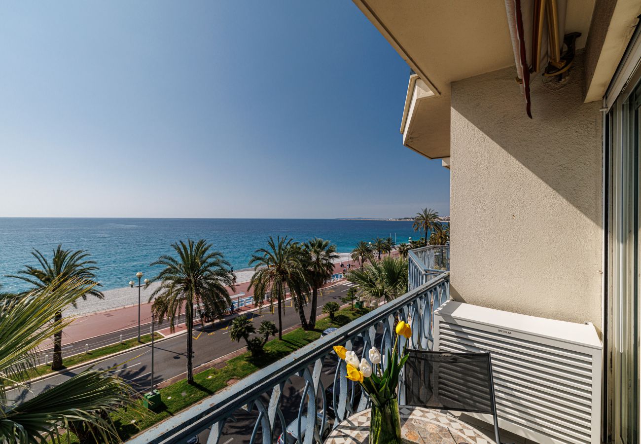 Studio à Nice - Vue Mer - Adorable Studio Promenade des Anglais
