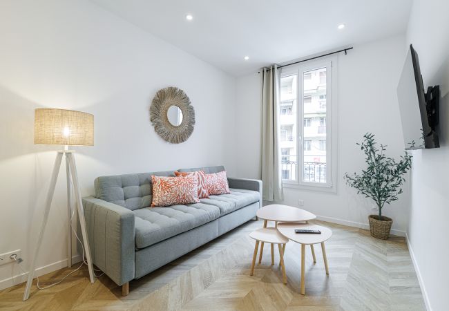  à Nice - Grand & Confortable 3 Pièces Rénové 