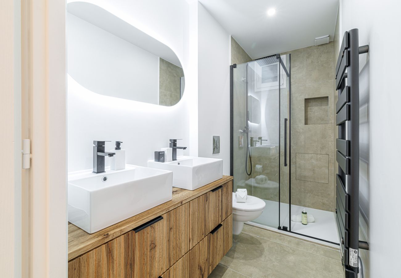 Appartement à Nice - Grand & Confortable 3 Pièces Rénové 