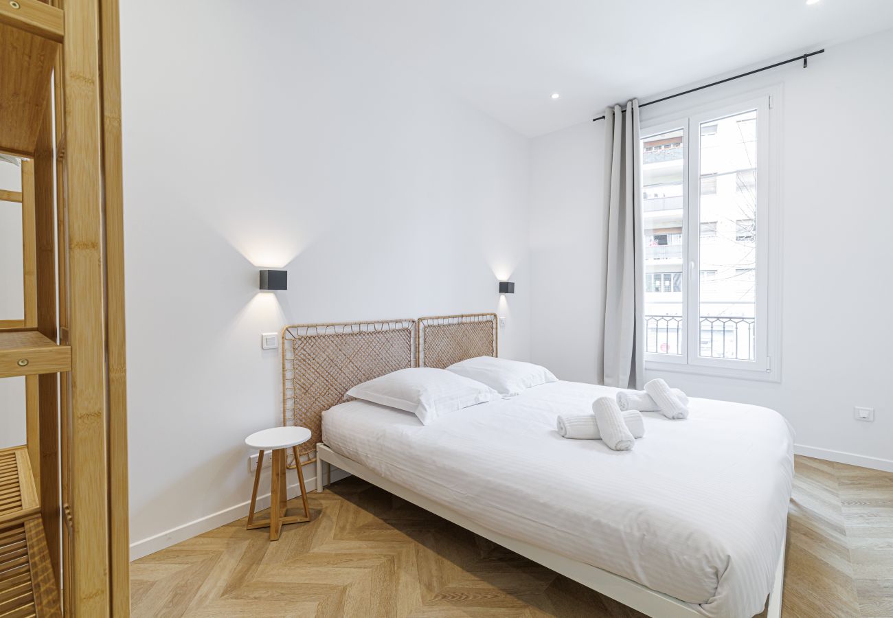 Appartement à Nice - Grand & Confortable 3 Pièces Rénové 