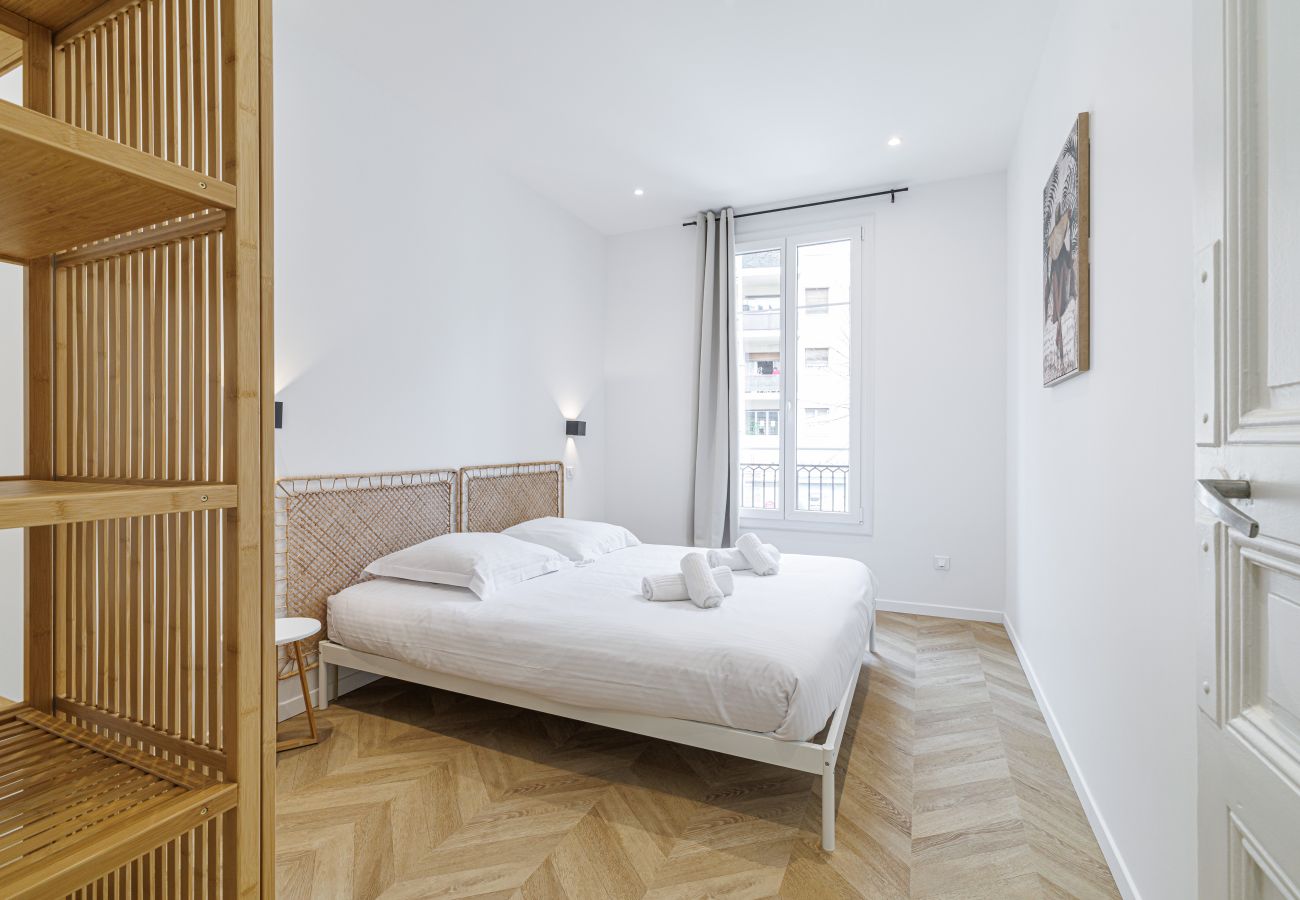 Appartement à Nice - Grand & Confortable 3 Pièces Rénové 
