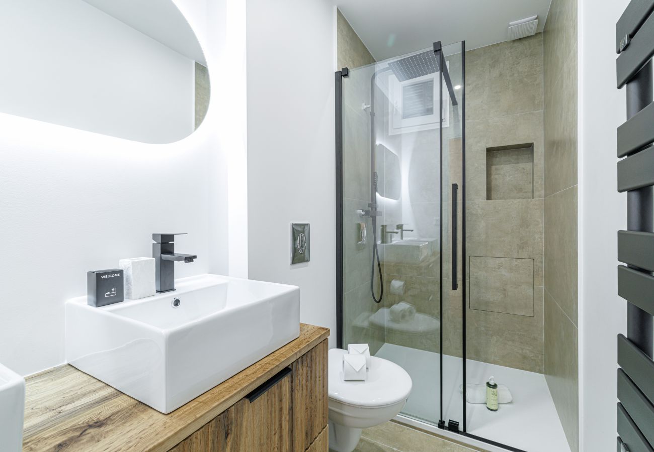 Appartement à Nice - Grand & Confortable 3 Pièces Rénové 