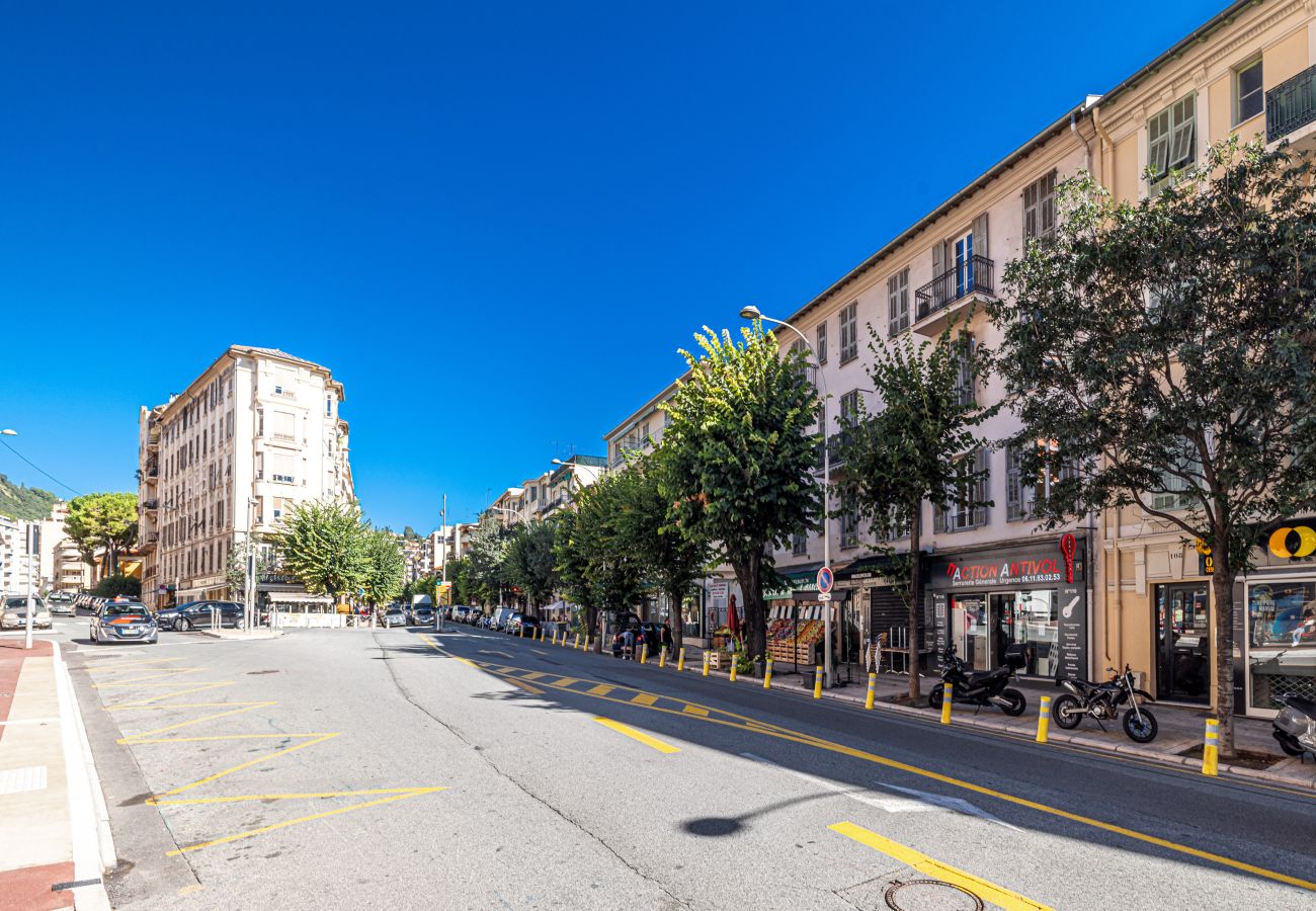 Appartement à Nice - Grand & Confortable 3 Pièces Rénové 