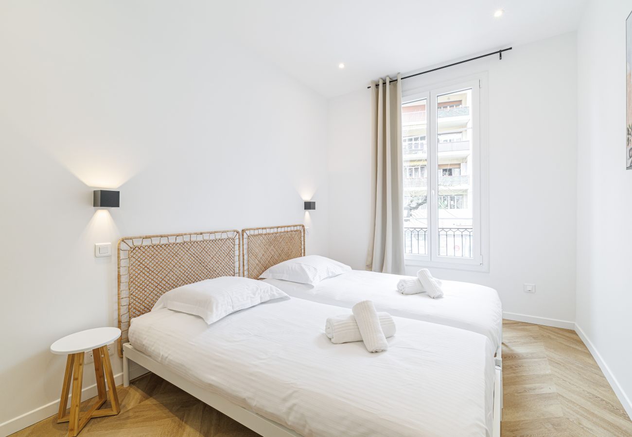 Appartement à Nice - Grand & Confortable 3 Pièces Rénové 