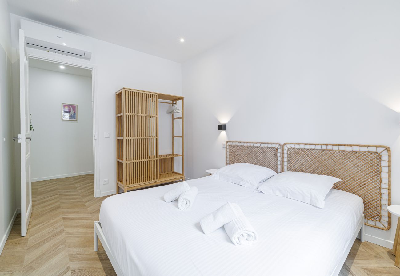 Appartement à Nice - Grand & Confortable 3 Pièces Rénové 