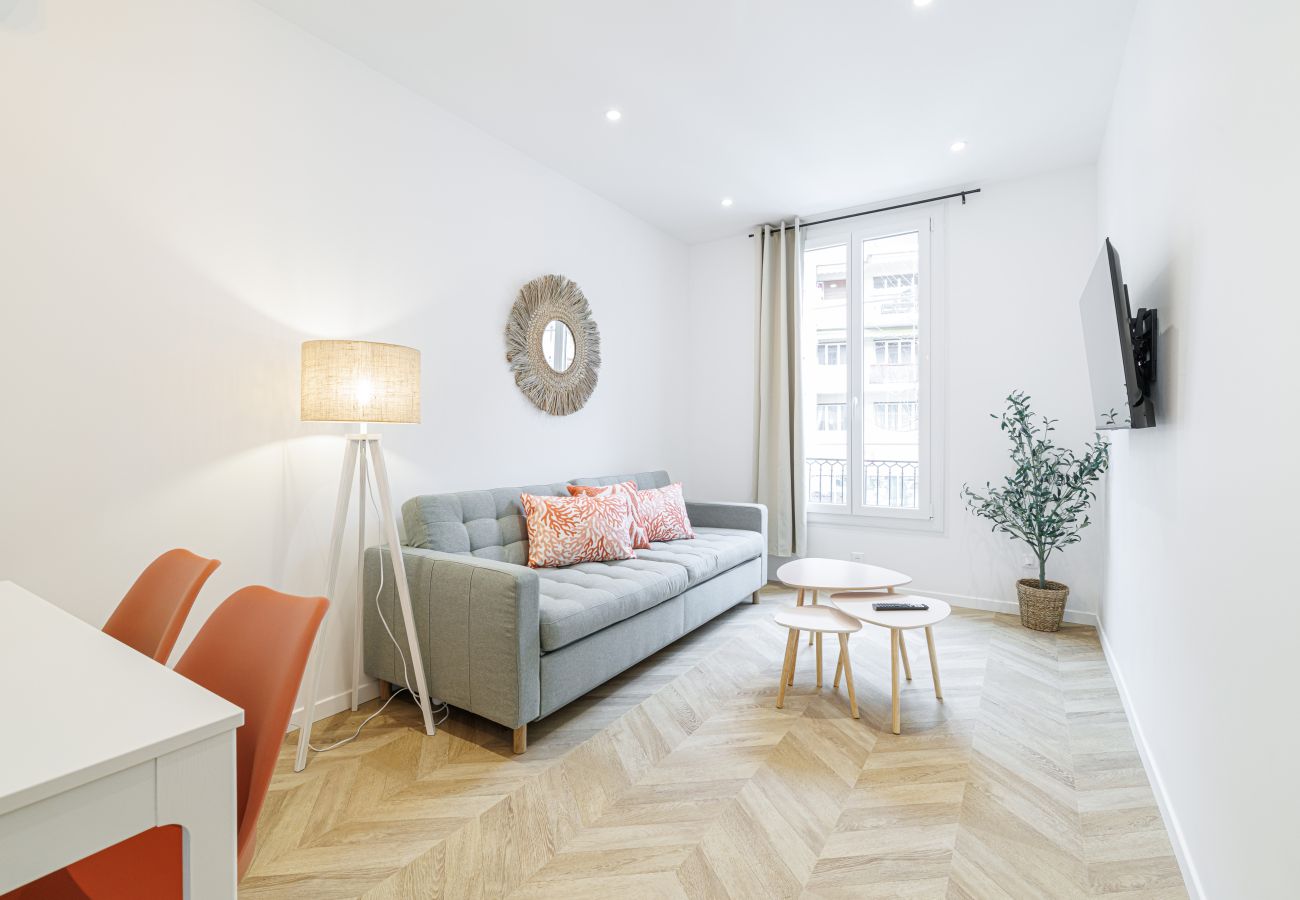 Appartement à Nice - Grand & Confortable 3 Pièces Rénové 