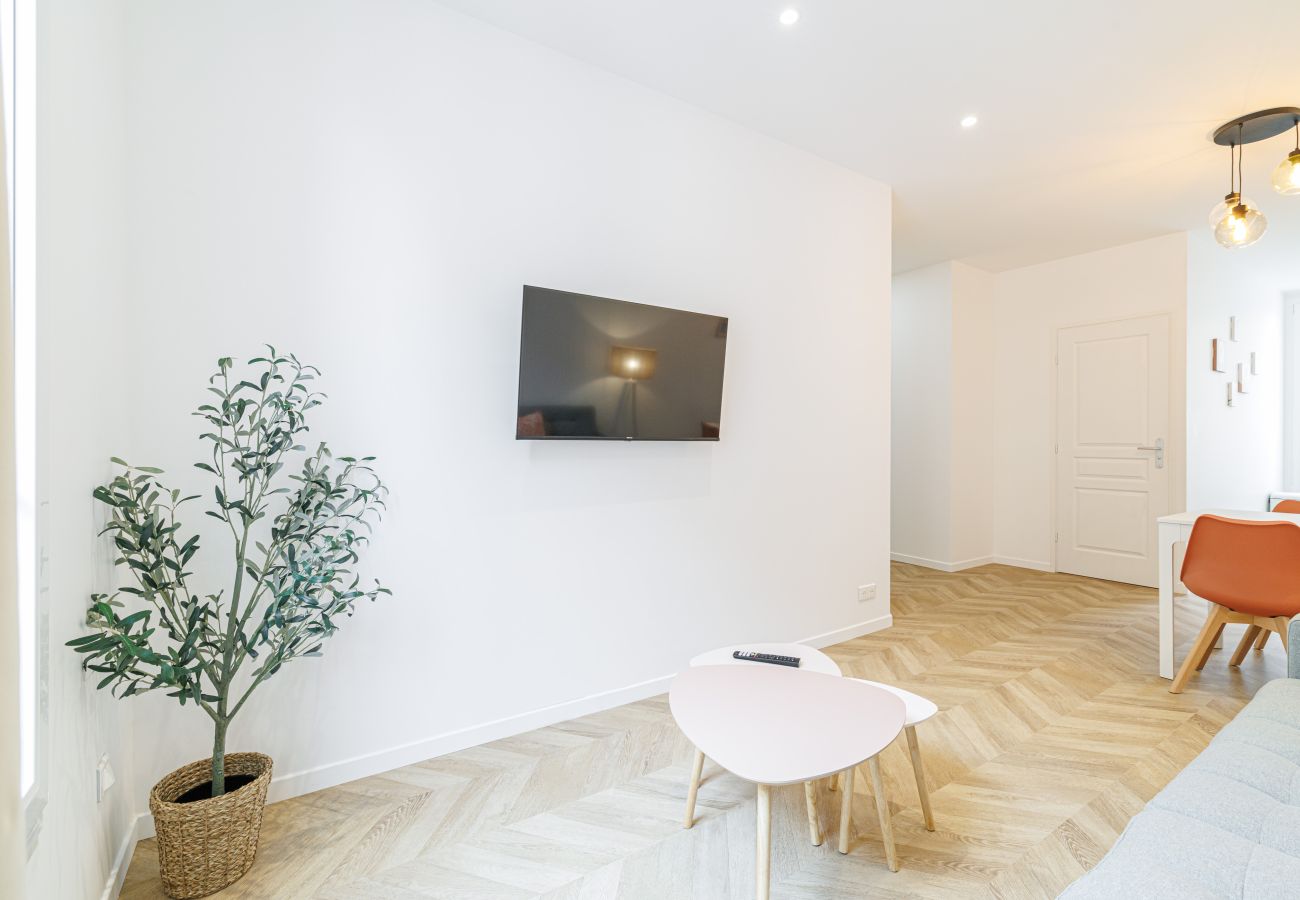 Appartement à Nice - Grand & Confortable 3 Pièces Rénové 