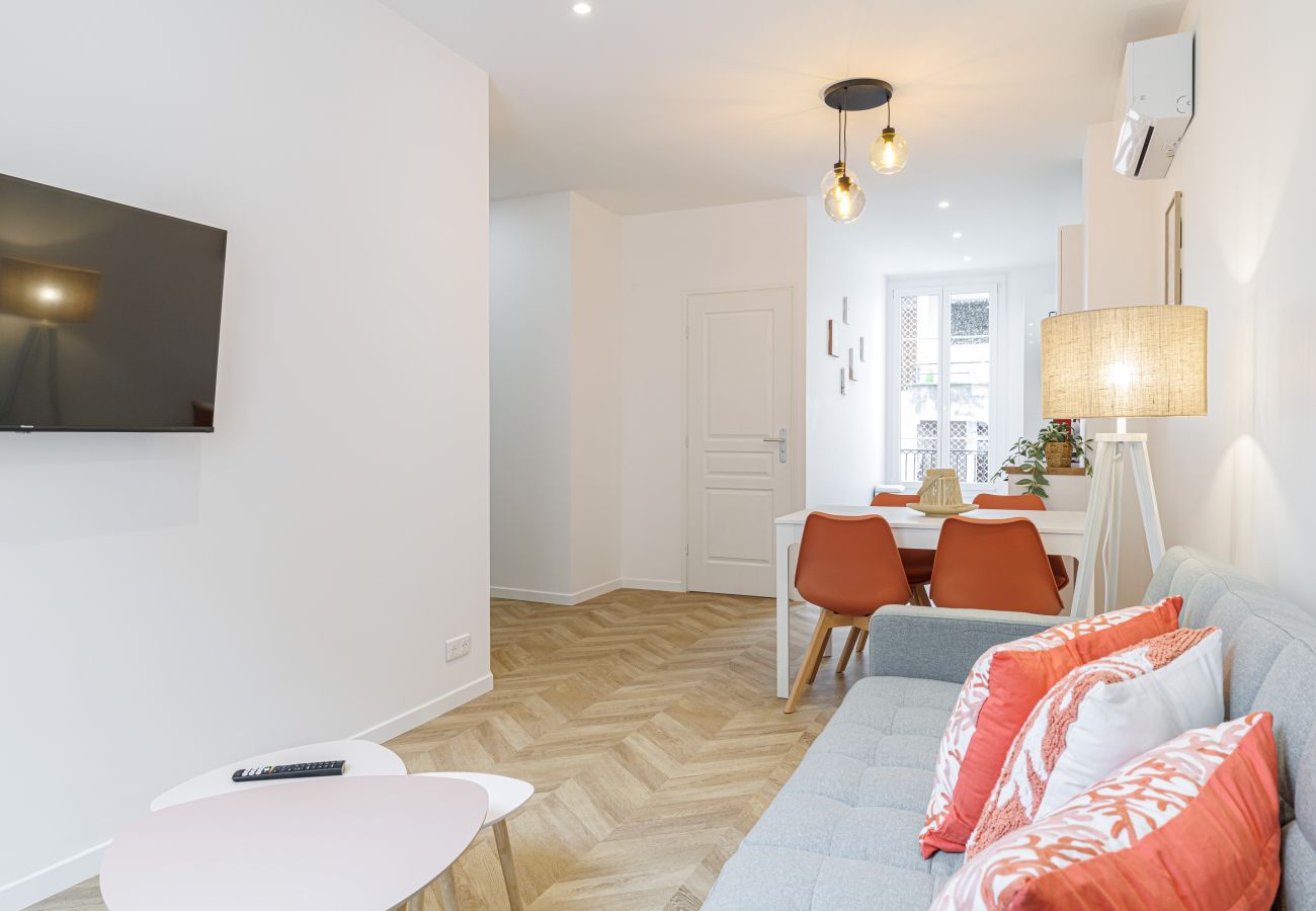 Appartement à Nice - Grand & Confortable 3 Pièces Rénové 