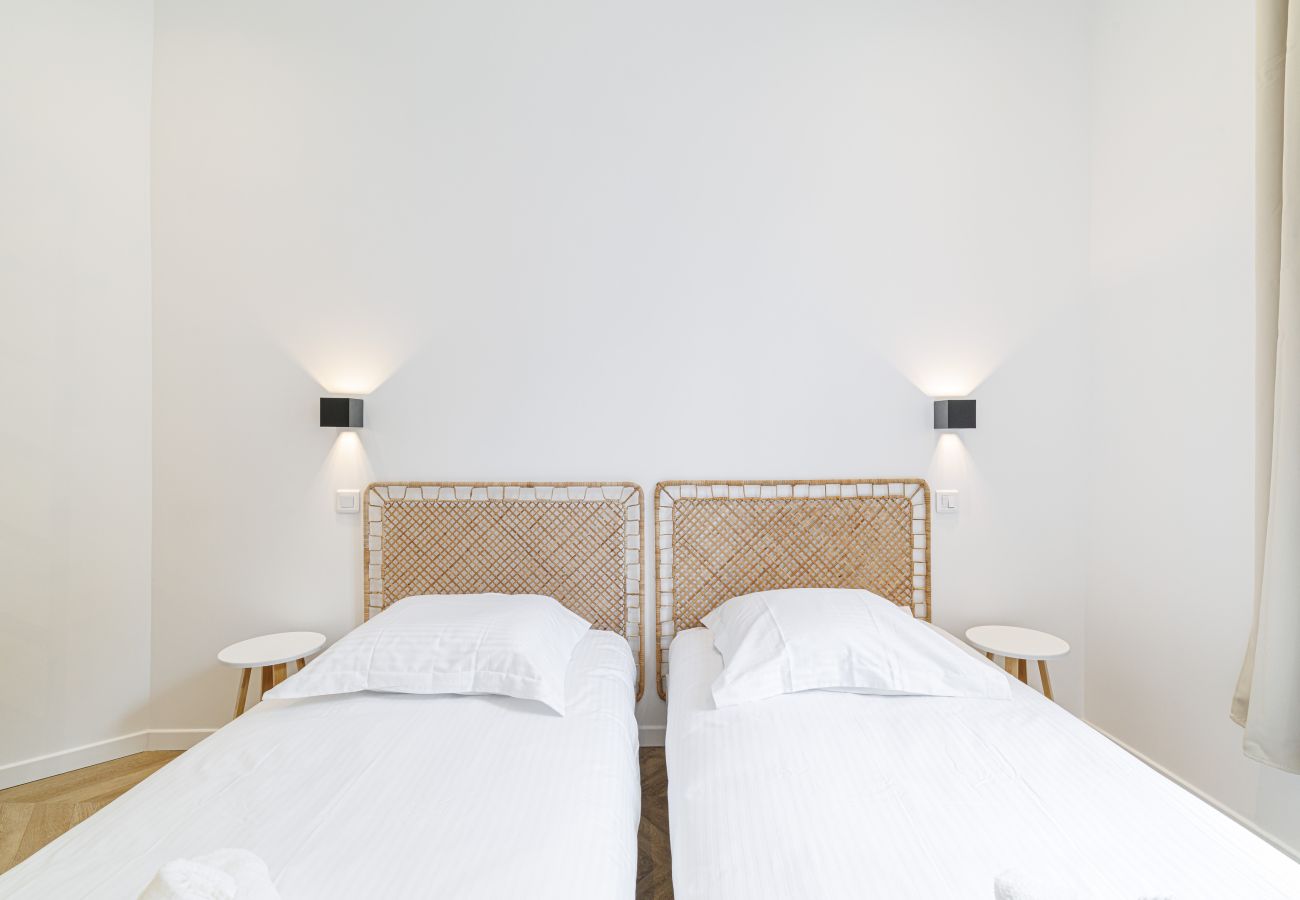 Appartement à Nice - Grand & Confortable 3 Pièces Rénové 