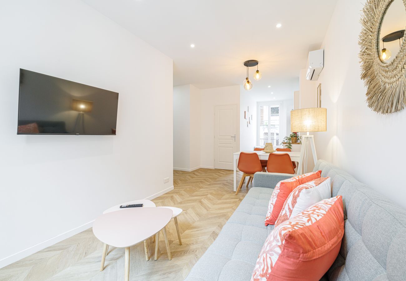 Appartement à Nice - Grand & Confortable 3 Pièces Rénové 