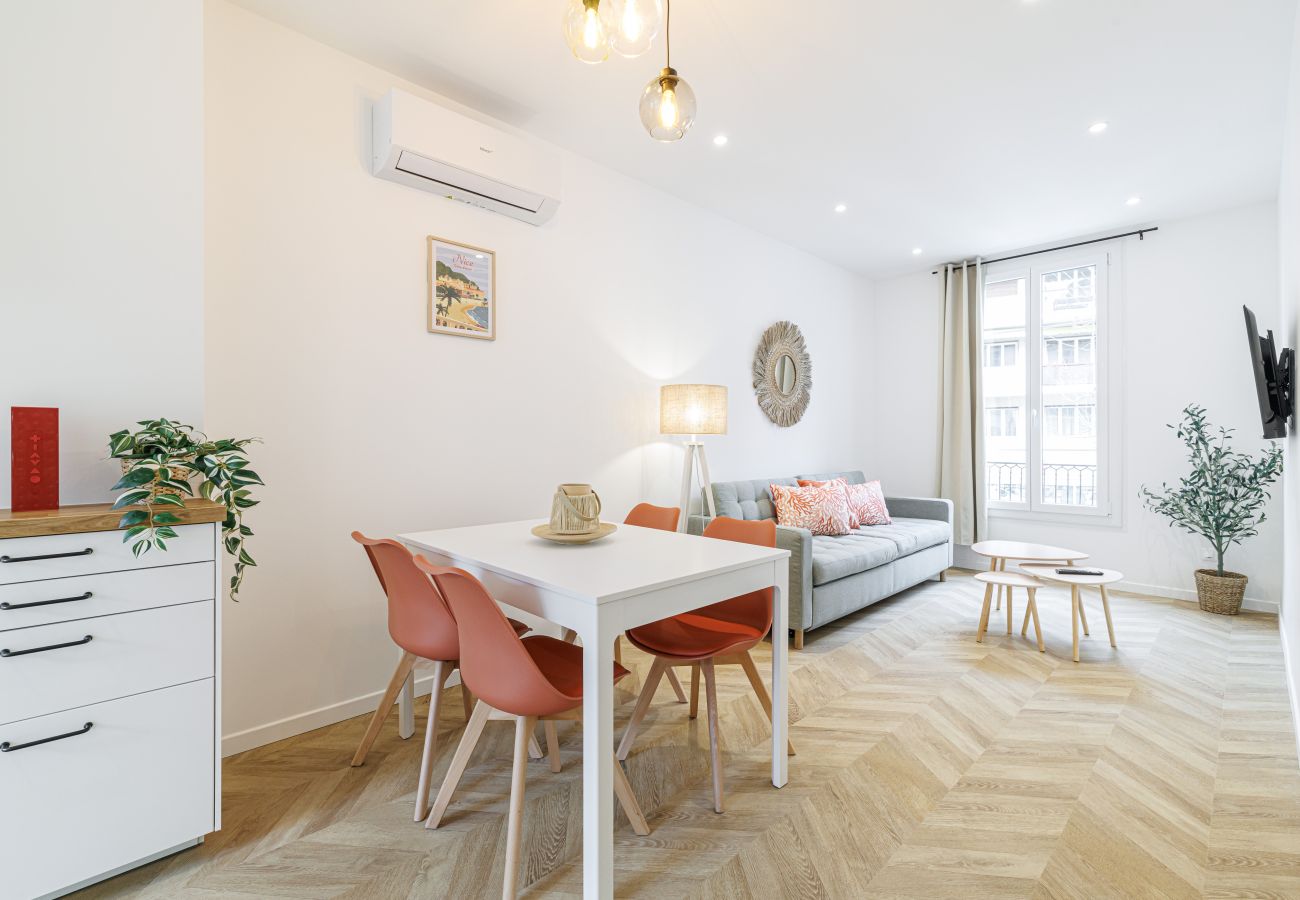 Appartement à Nice - Grand & Confortable 3 Pièces Rénové 