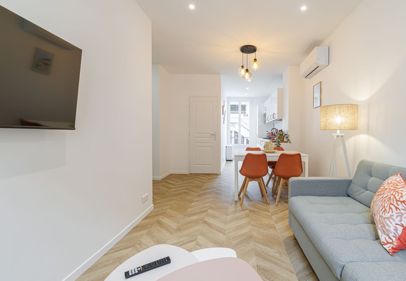 Appartement à Nice - Grand & Confortable 3 Pièces Rénové 