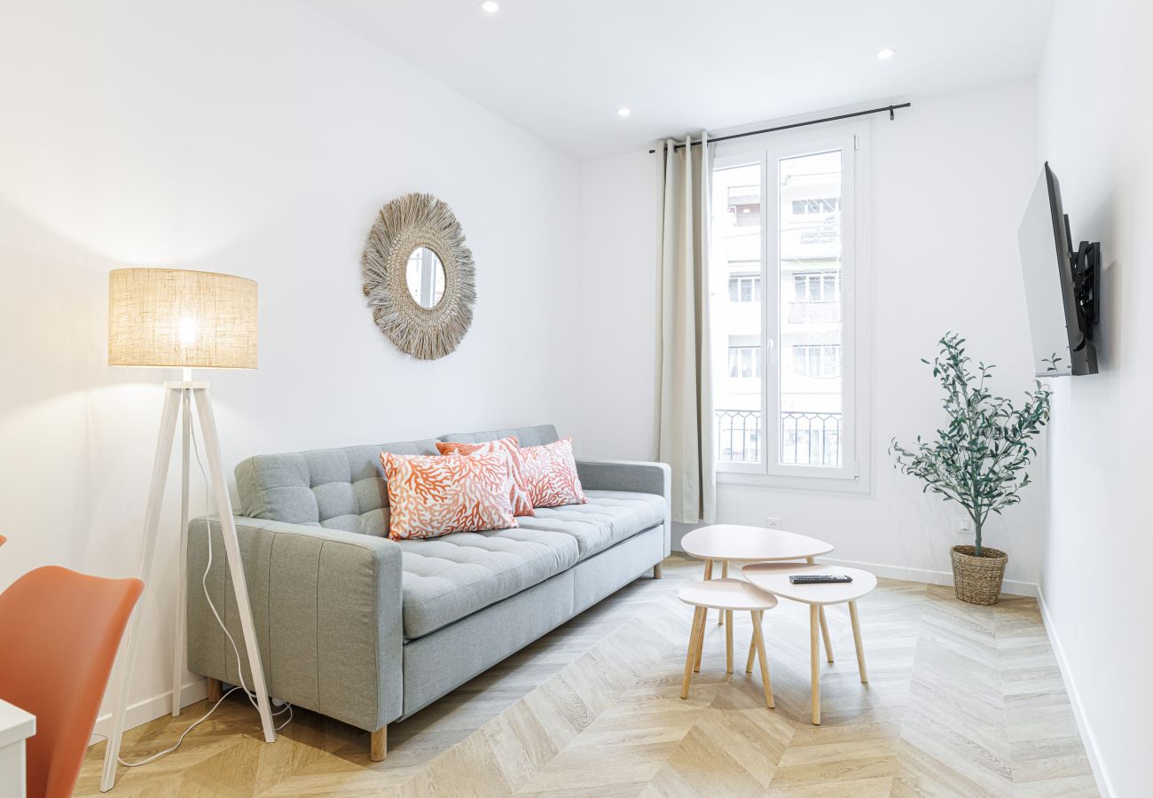 Appartement à Nice - Grand & Confortable 3 Pièces Rénové 