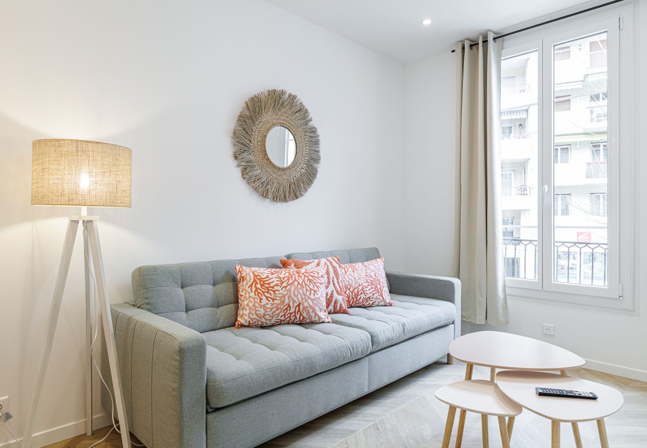 Appartement à Nice - Grand & Confortable 3 Pièces Rénové 