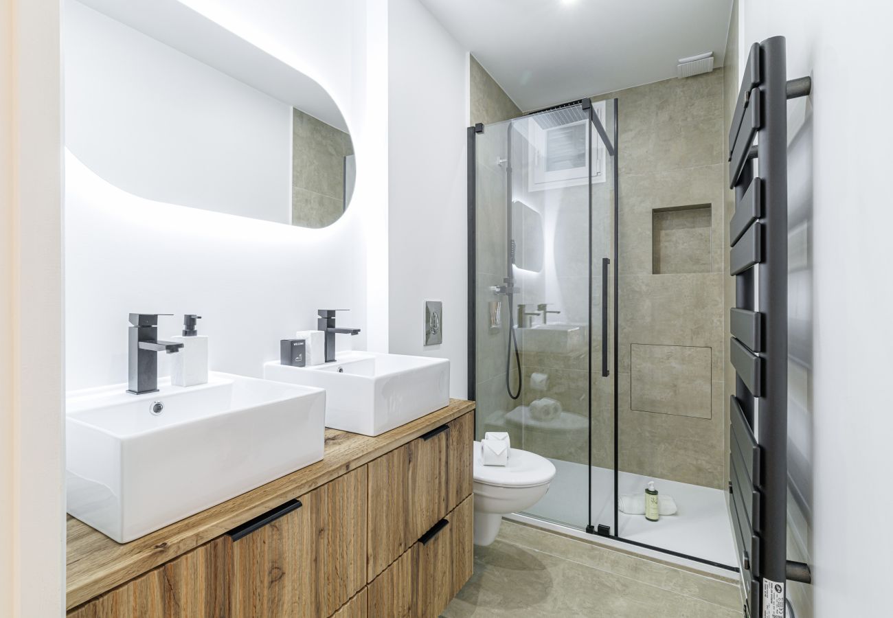Appartement à Nice - Grand & Confortable 3 Pièces Rénové 