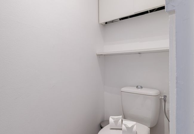 Appartement à Nice - Très Grand 2 Pièces Calme Vue Dégagée Appartement à Nice - Très Grand 2 Pièces Calme Vue Dégagée