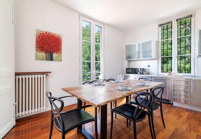 Appartement à Nice - Très Grand 2 Pièces Calme Vue Dégagée Appartement à Nice - Très Grand 2 Pièces Calme Vue Dégagée