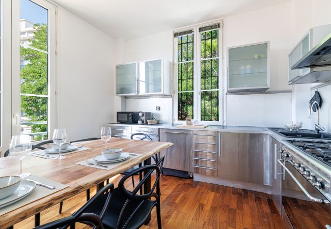 Appartement à Nice - Très Grand 2 Pièces Calme Vue Dégagée Appartement à Nice - Très Grand 2 Pièces Calme Vue Dégagée