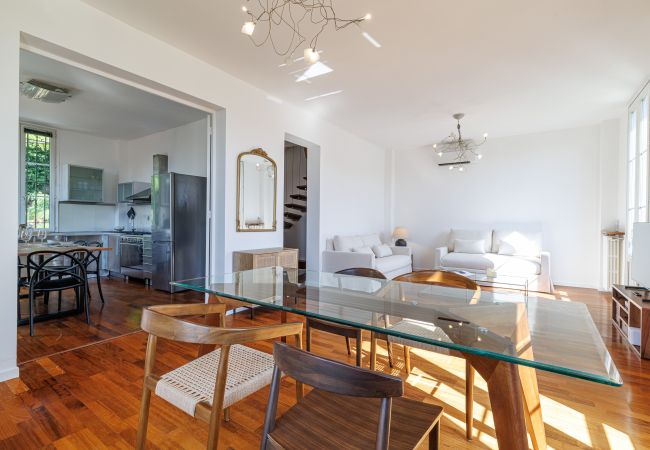 Appartement à Nice - Très Grand 2 Pièces Calme Vue Dégagée Appartement à Nice - Très Grand 2 Pièces Calme Vue Dégagée