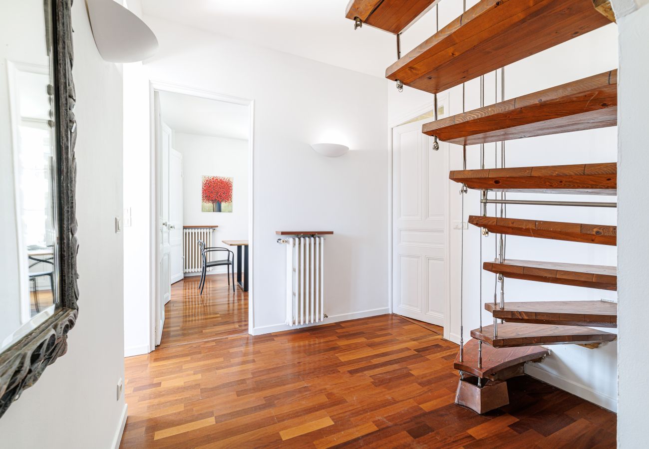Appartement à Nice - Très Grand 2 Pièces Calme Vue Dégagée