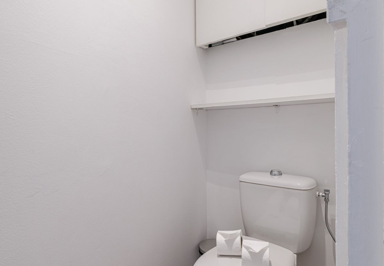 Appartement à Nice - Très Grand 2 Pièces Calme Vue Dégagée