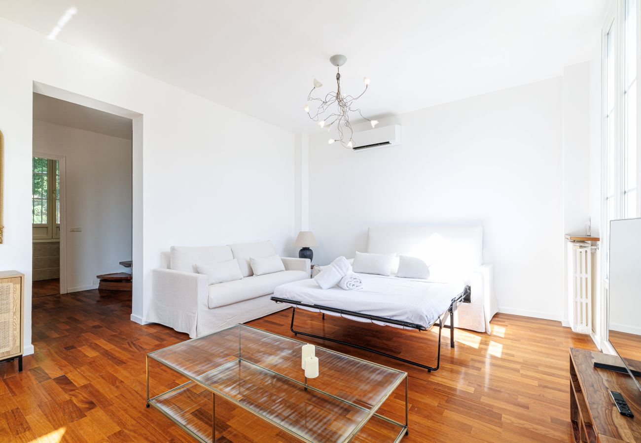 Appartement à Nice - Très Grand 2 Pièces Calme Vue Dégagée