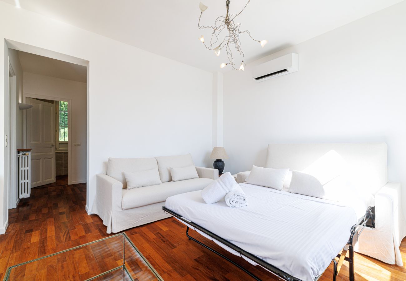 Appartement à Nice - Très Grand 2 Pièces Calme Vue Dégagée
