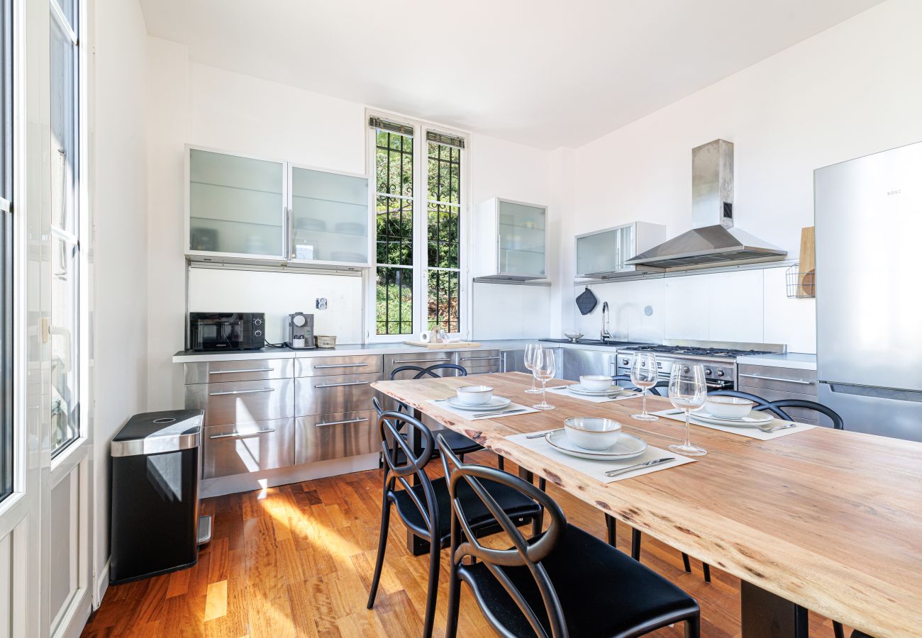 Appartement à Nice - Très Grand 2 Pièces Calme Vue Dégagée