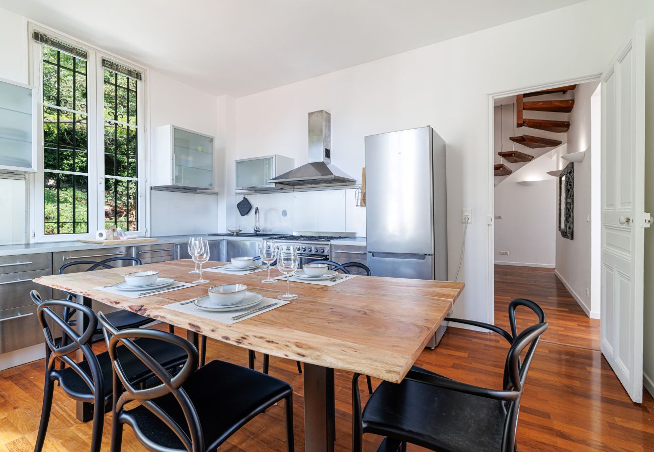 Appartement à Nice - Très Grand 2 Pièces Calme Vue Dégagée